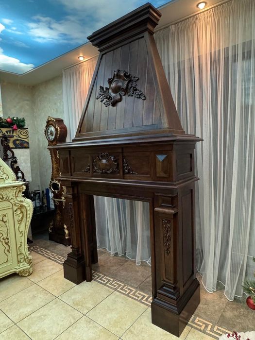 Деревʼяний Камінний портал