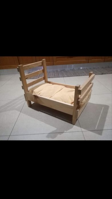 Cama em madeira para gato ou cão