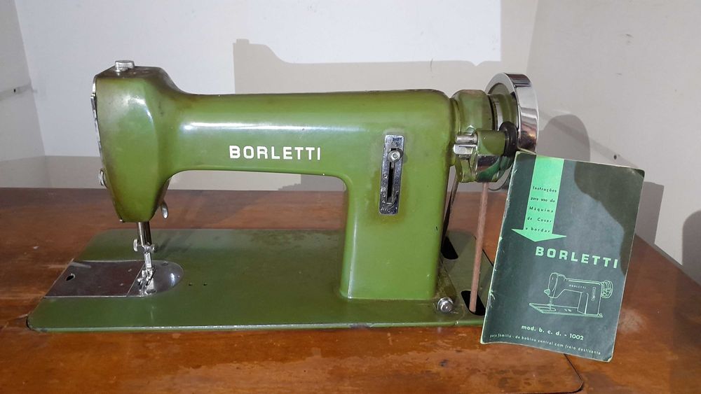 Máquina de costura a pedal Borletti