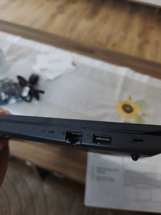 Nowy laptop Lenovo  v14 gen 2