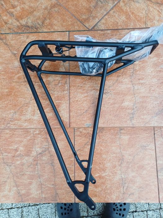 Nowy bagażnik rowerowy z oświetleniem  Sattel sr