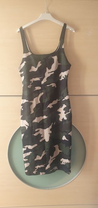 Sukienka moro na ramiączkach