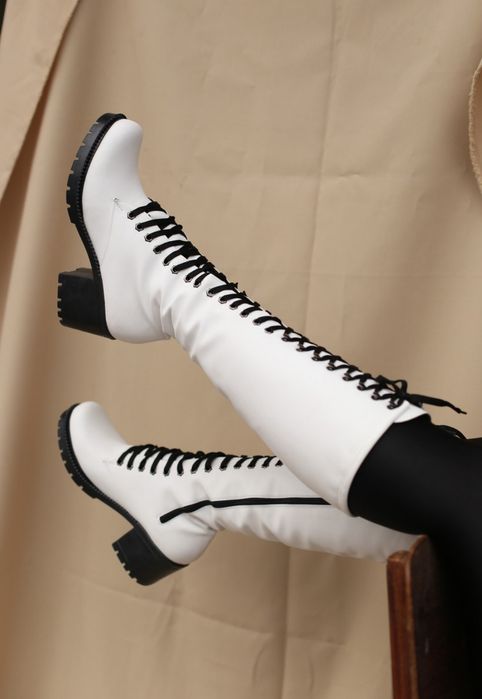 Черевики високі жіночі білі зі шнурівкою 36