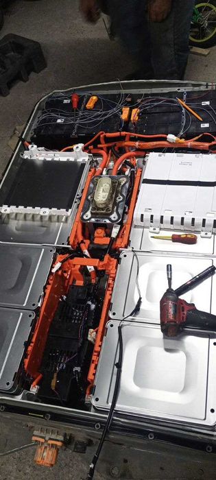 Перепаковка батареї Nissan Leaf