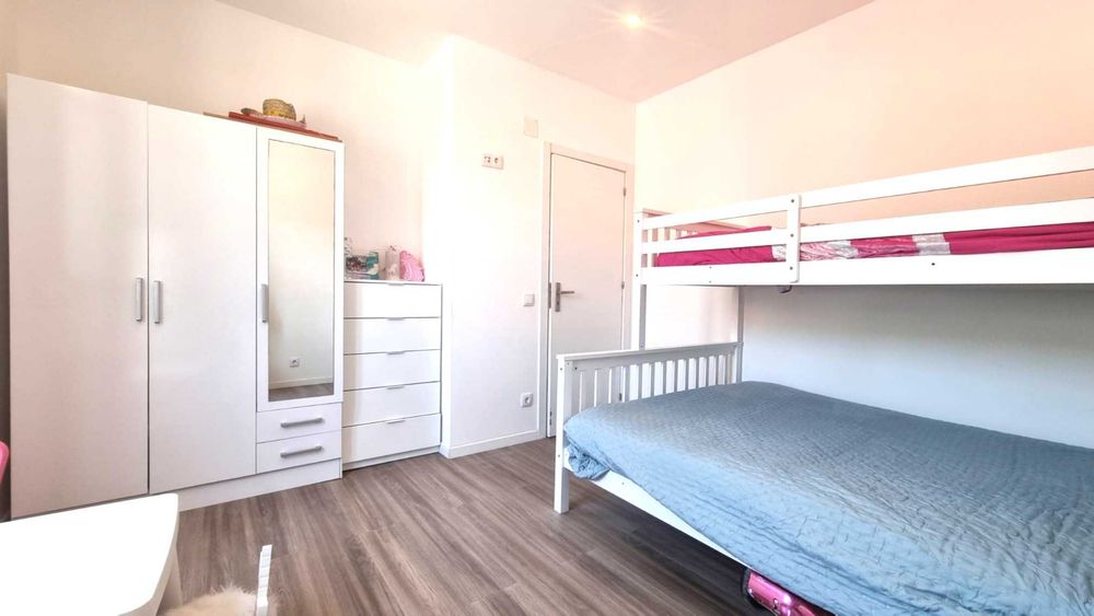 Moradia T2+1 com anexo T1 autonomo com licença de alojamento local | Trafaria, Almada
