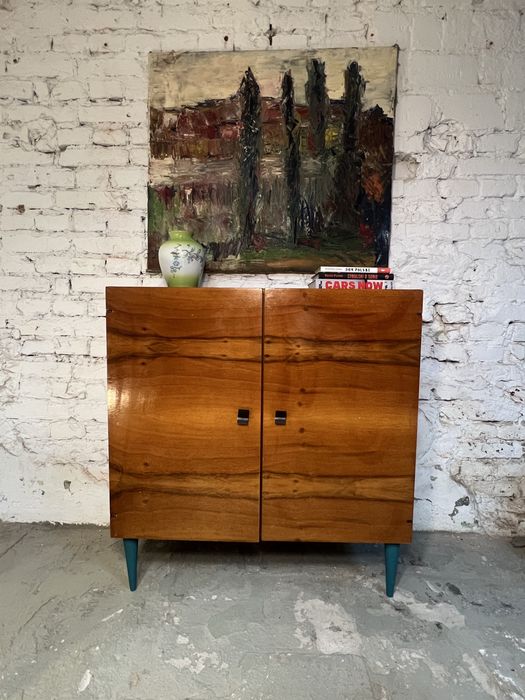 Piekna komoda na toczonych nozkach piekny fornir prl vintage retro