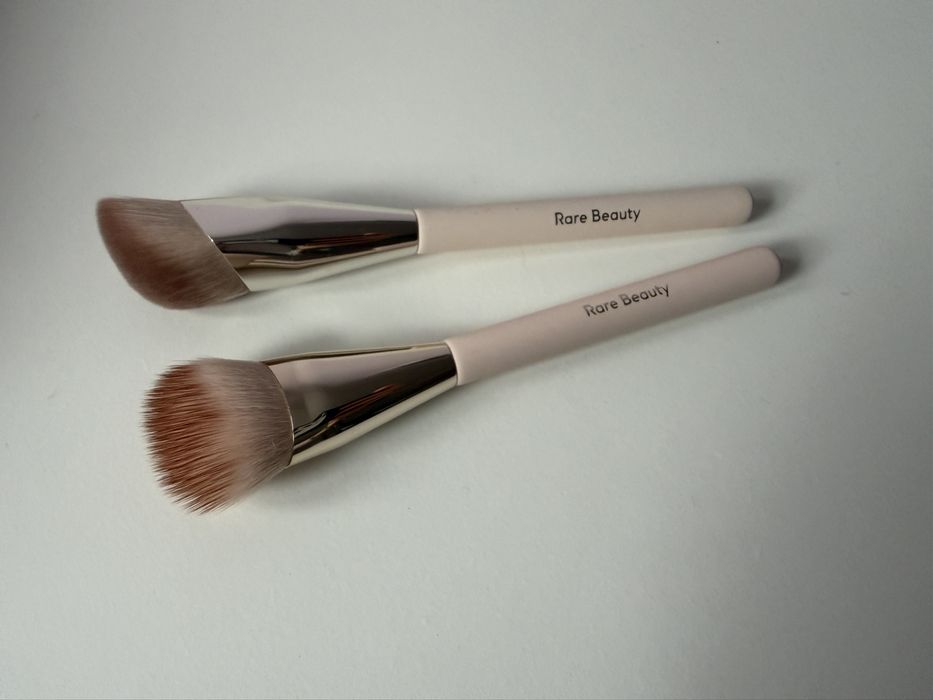 zestaw pędzli Rare Beauty