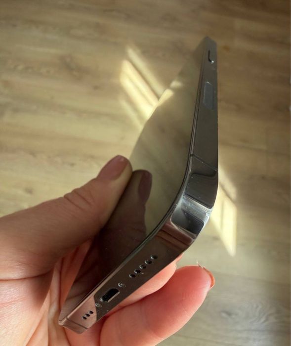 Продам Iphone 12 pro у кольорі Graphite