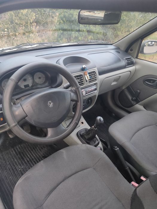 Renault Clio 2, оцинкованный без ржавчины, 2005 год, 1.4 газ/бензин