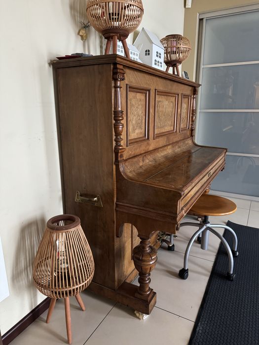 Pianino pianoforte-fabrik Brieg,bez.Breslau.