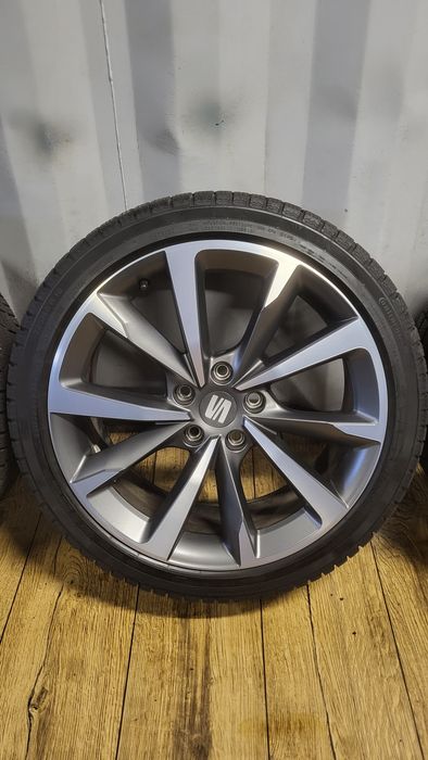 Felgi Koła Seat 18" 5x112 z oponami 225/40 R18 Leon IV ST FR Exeo Vw