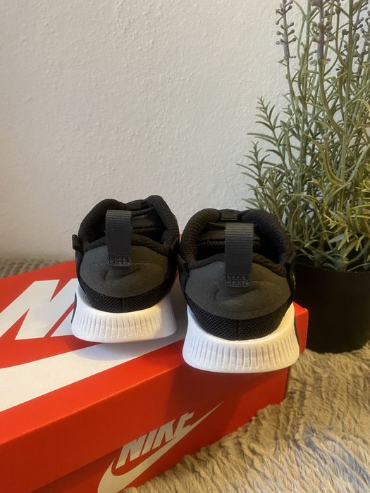 Nike reposto (21/22/23.5/25) -29€