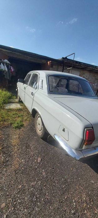 продаж автомобіль ГАЗ 2410