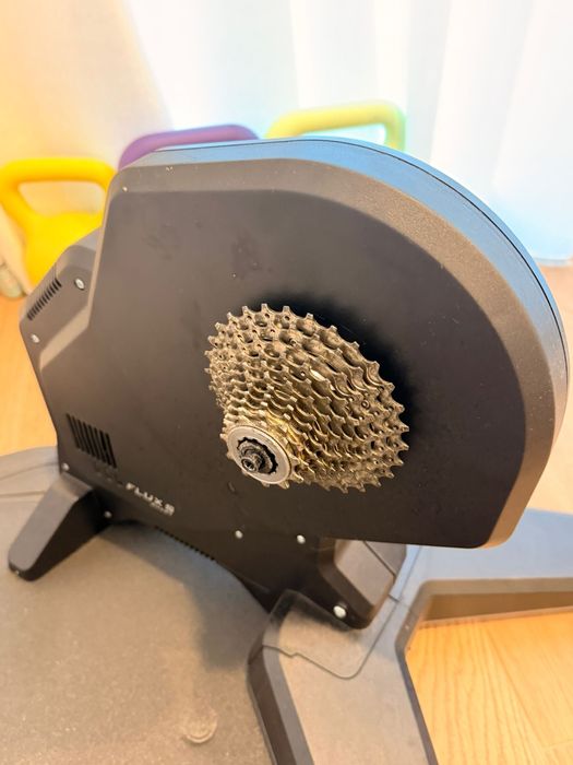 Tacx Flux S Smart + Cassete + Apoio de Roda