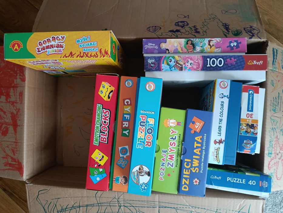 Karton zabawek puzzle gry tablet edukacyjny