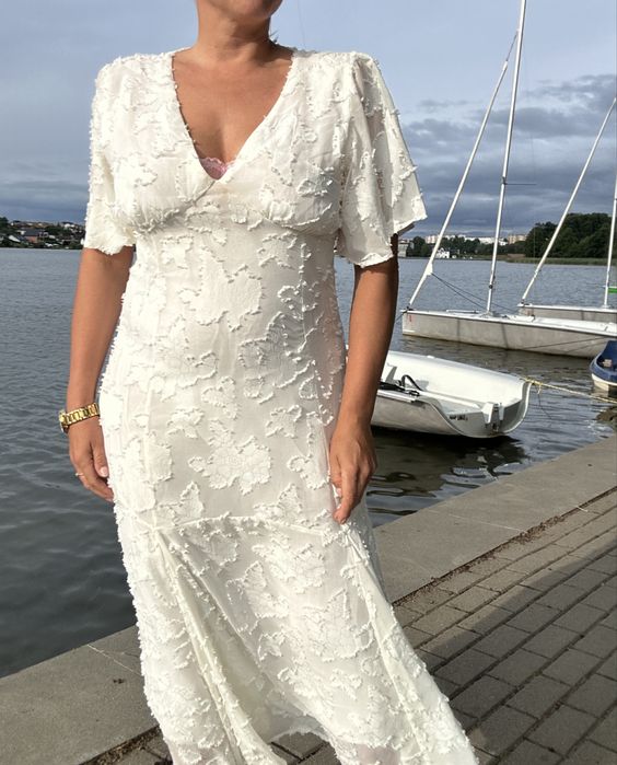 Boohoo biała długa suknia kwiaty hafty 42/44 XXL