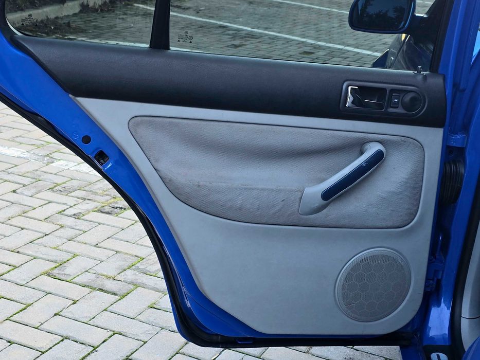 Volkswagen Golf 2000г.в. 1.6 газ-бензин