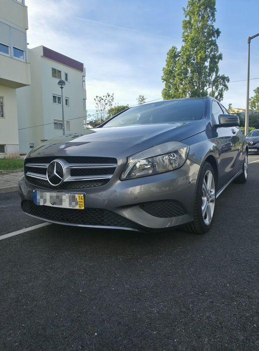 Mercedes-Benz Classe A 180 Urban Edition (2014) - Nacional / Histórico na Marca