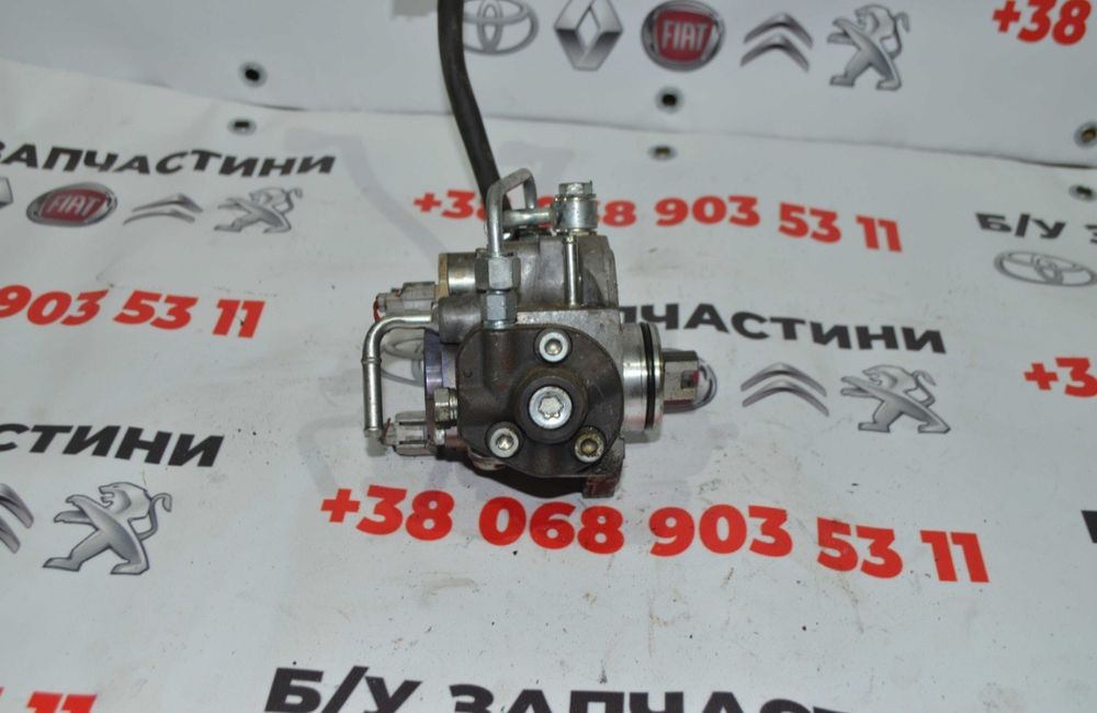 ТНВД паливний насос запчастини Toyota Avensis