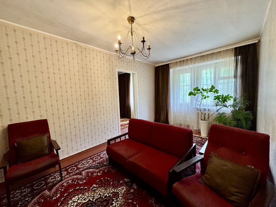 Продаю 3-кімнатну квартиру, р-н. стадіону "Евіс". Ц5