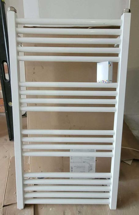 Grzejnik łazienkowy Trinnity FIDO SX 911x500 (396W) z głowicą
