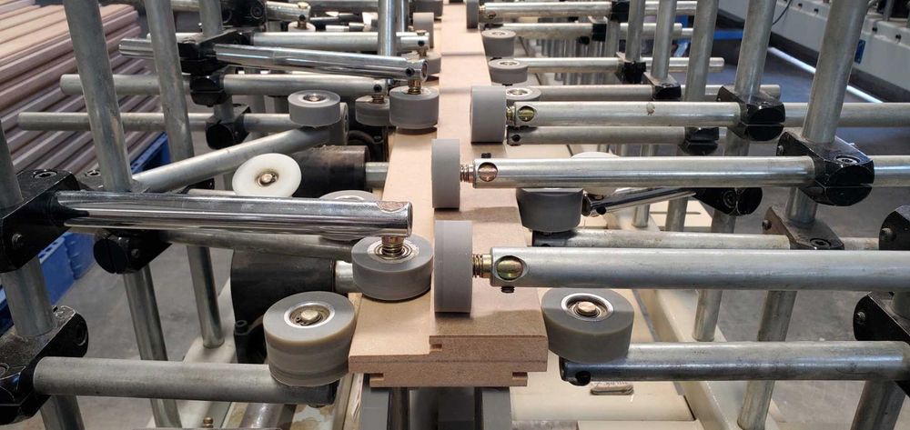 Ламінуючий  станок для окутування МДФ профілів PUR-300 (PUR-460)