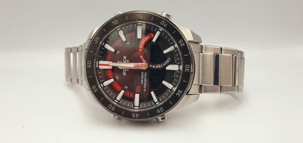Casio Edifice Momentum - stoper, timer, alarm, czas światowy