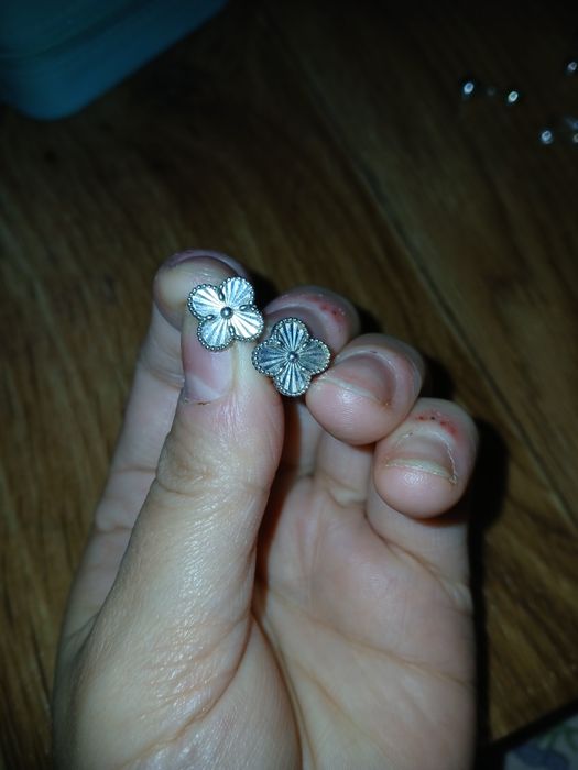 Срібні сережки-гвоздики