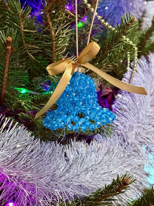 Ręcznie robione ozdoby choinkowe z koralików