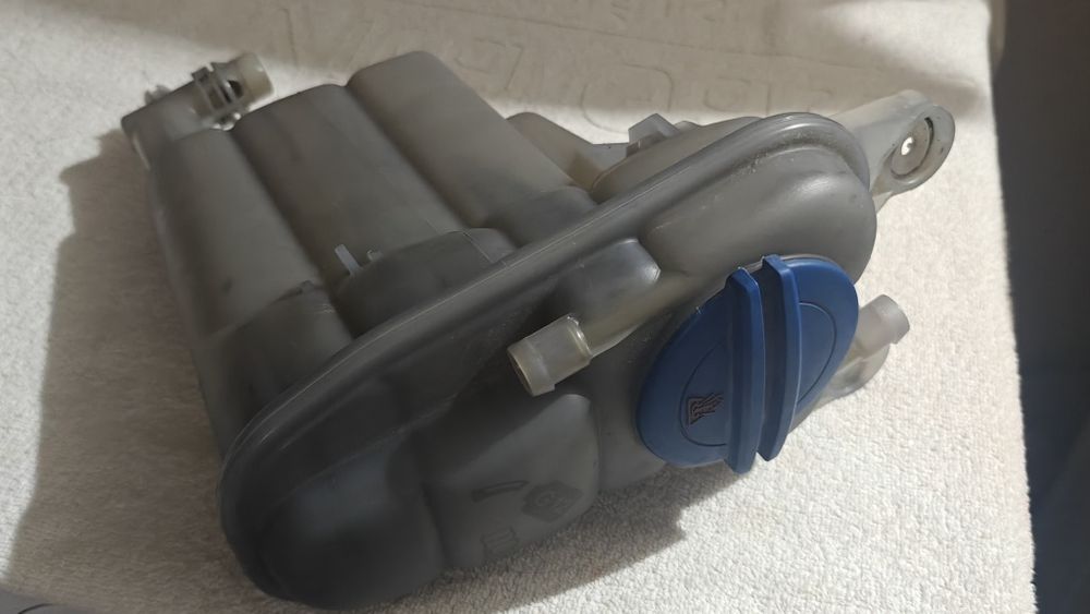 Reservatório de água radiador (Audi A4 Avant B8.5)