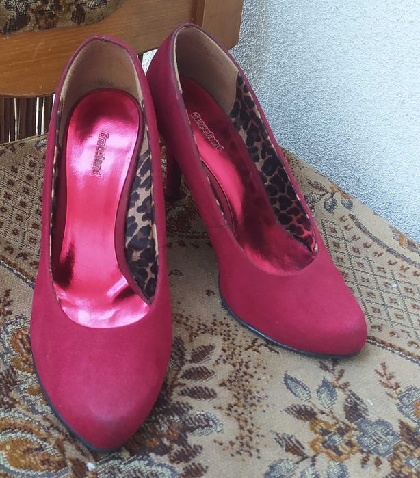 Sprzedam półbuty szpilki bordowe r.39