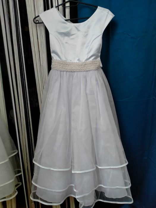 Біле плаття для дівчинки