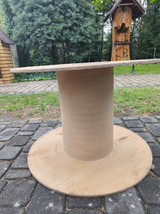 Szpula po kablu , stół