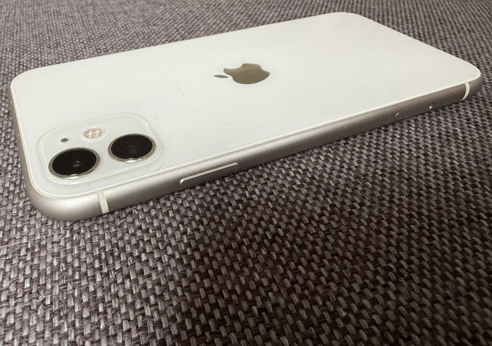 Smartfon Apple iPhone 11 4GB / 64GB White stan idealny