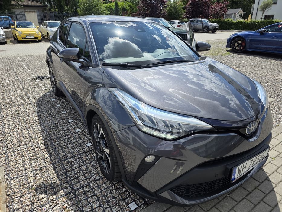 Toyota C-HR samochód