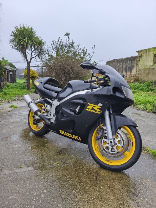Vendo Moto Suzuki GSXR 600