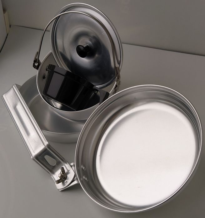 Набір посуду для кемпінгу