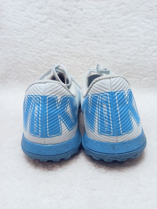 Оригінал Nike, 35.5 розмір, устілка 22.5 см, футзалки, сороконіжки для хлопчика