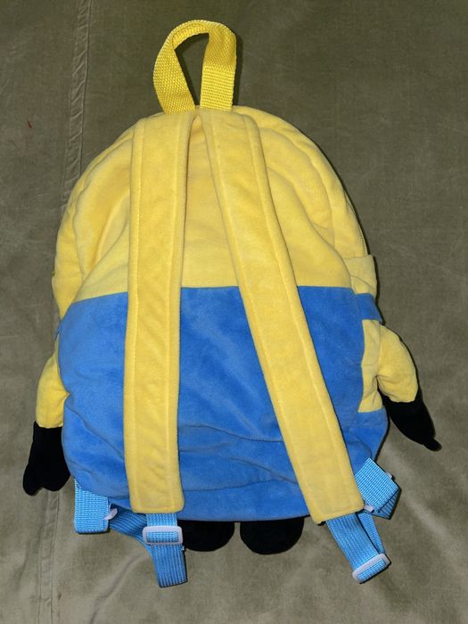 миньончик рюкзак