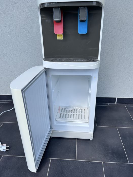 Кулер для води HotFrost V115C