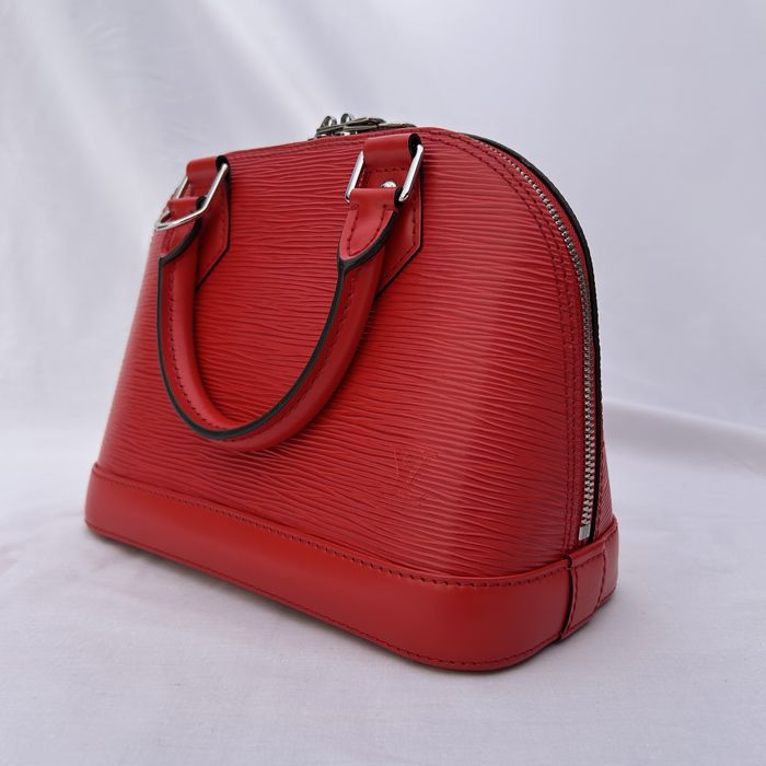 Louis Vuitton alma bb epi original com alça