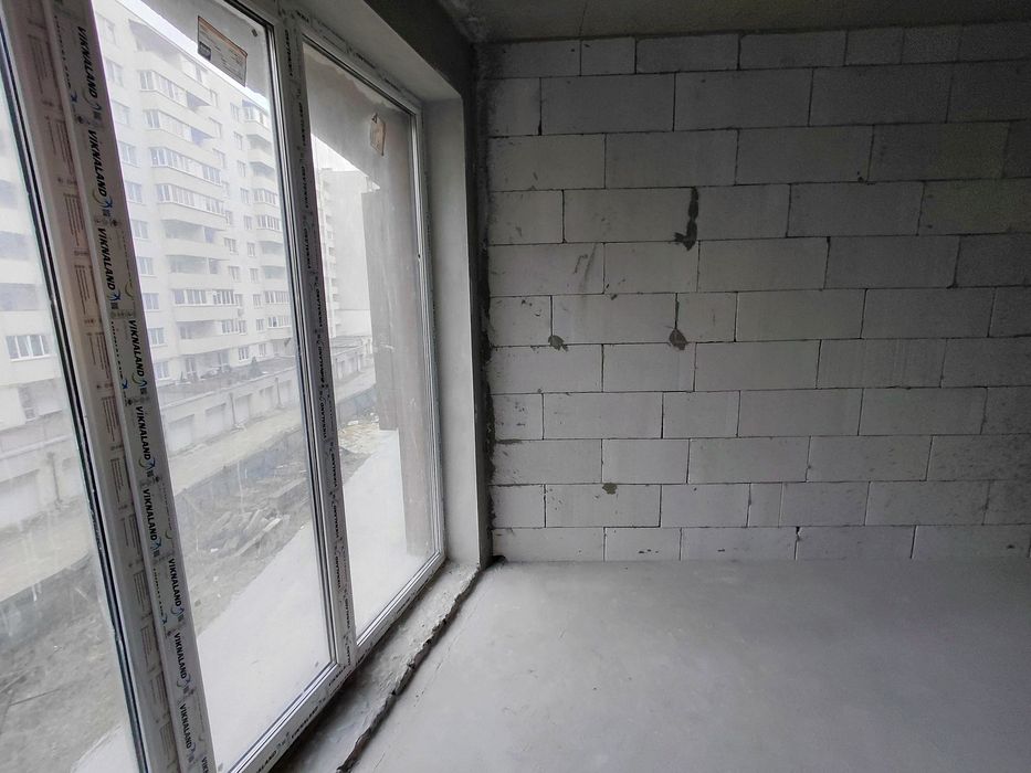Продаж 2к квартири 73.06 кв. м на вул. Генерала Мирона Тарнавського