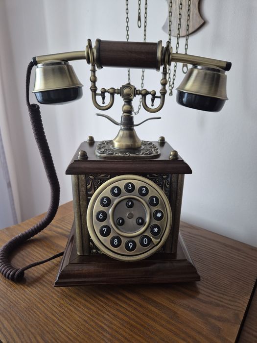 Telefon w stylu retro do dekoracji/sesji zdjęciowych