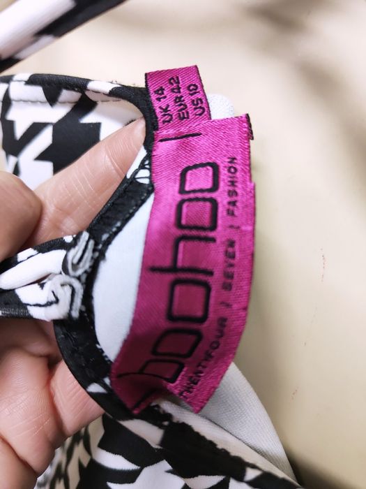 Sukienka damska w pepitkę na ramiączkach z dekoltem przed kolano 40 42