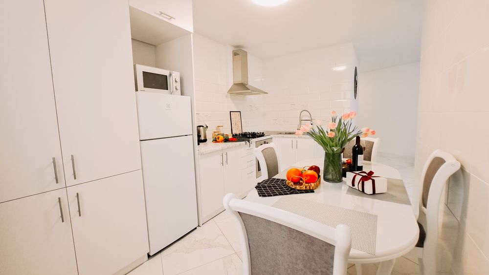 Black&White Нова стильна квартира вул.Київська новий мкрн. Подобово