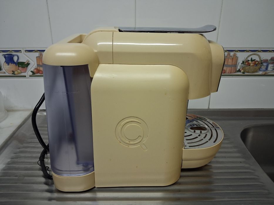 Máquina de café Delta Q para arranjo ou peças
