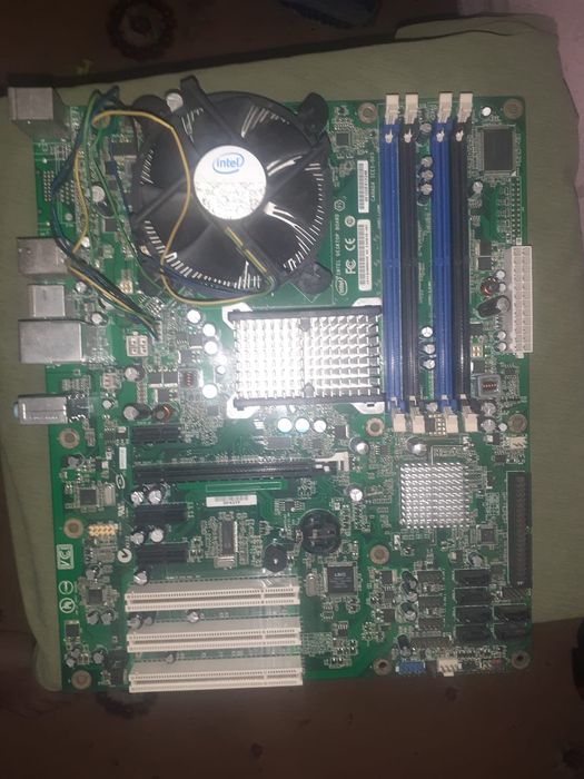 Материнська плата