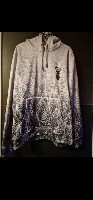 Bluza z motywem lasu