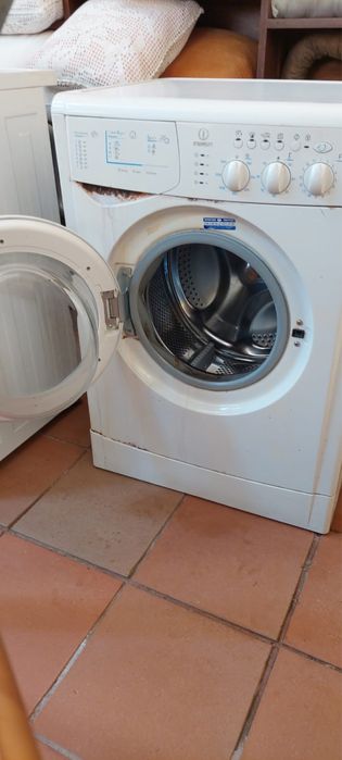 Maquina de lavar roupa Indesit