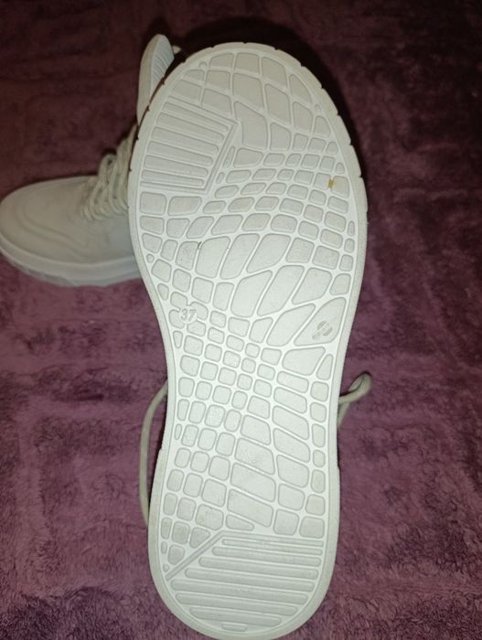 Ботинки женские на шнуровке